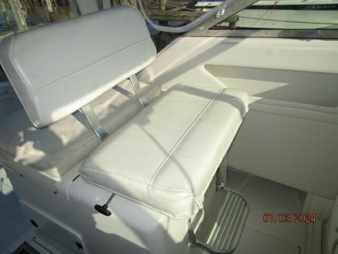 1996 Wellcraft 3300 Coastal - Image 34