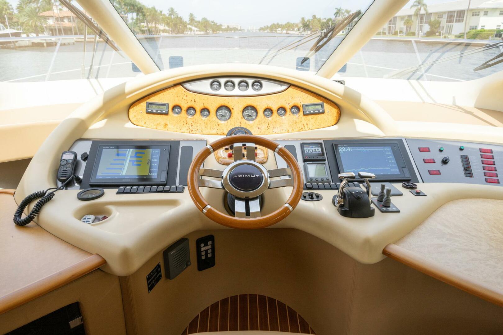 2009 Azimut 62E - Image 31