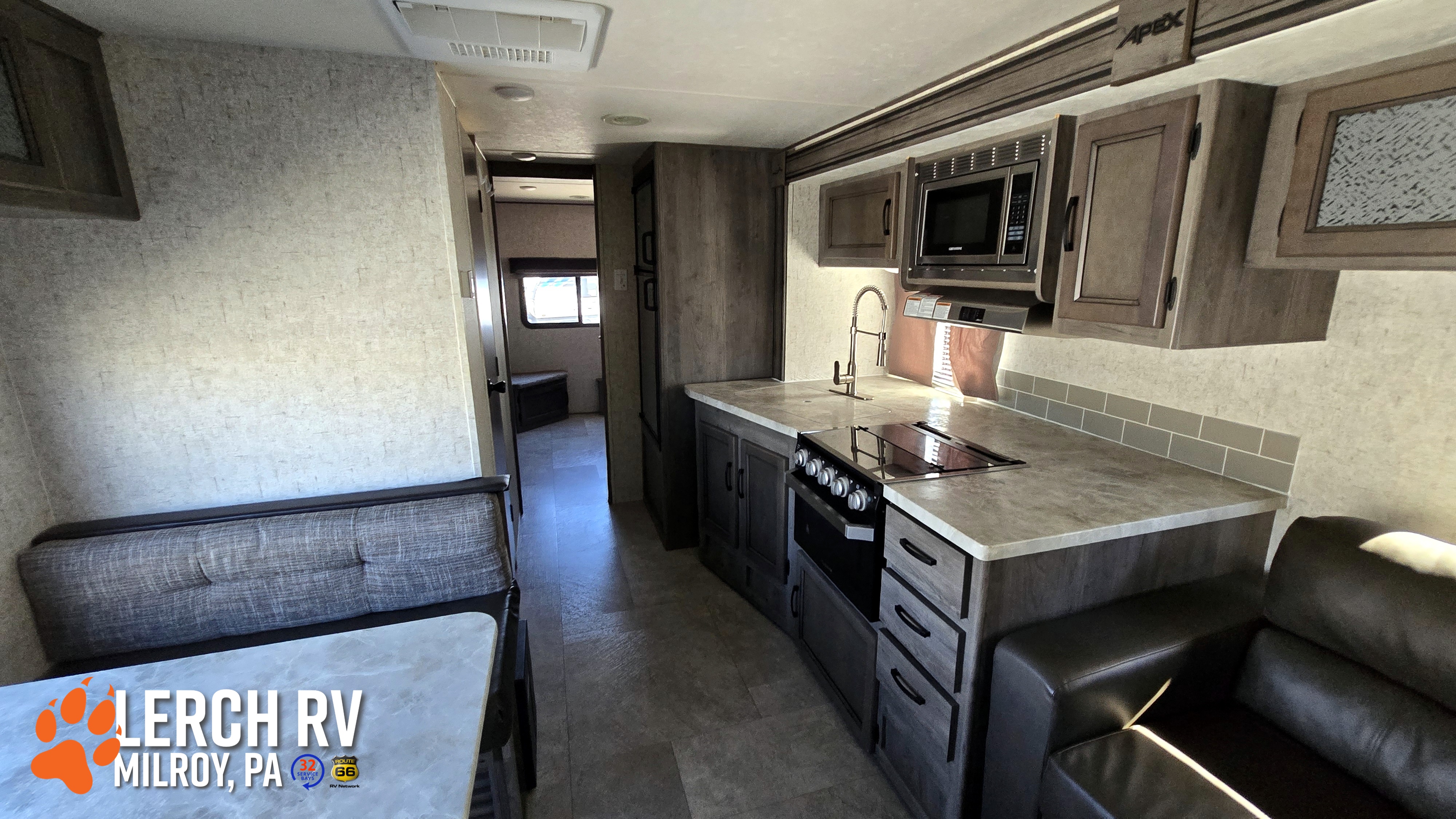 2019 FOREST RIVER APEX 300BHS - Image 26