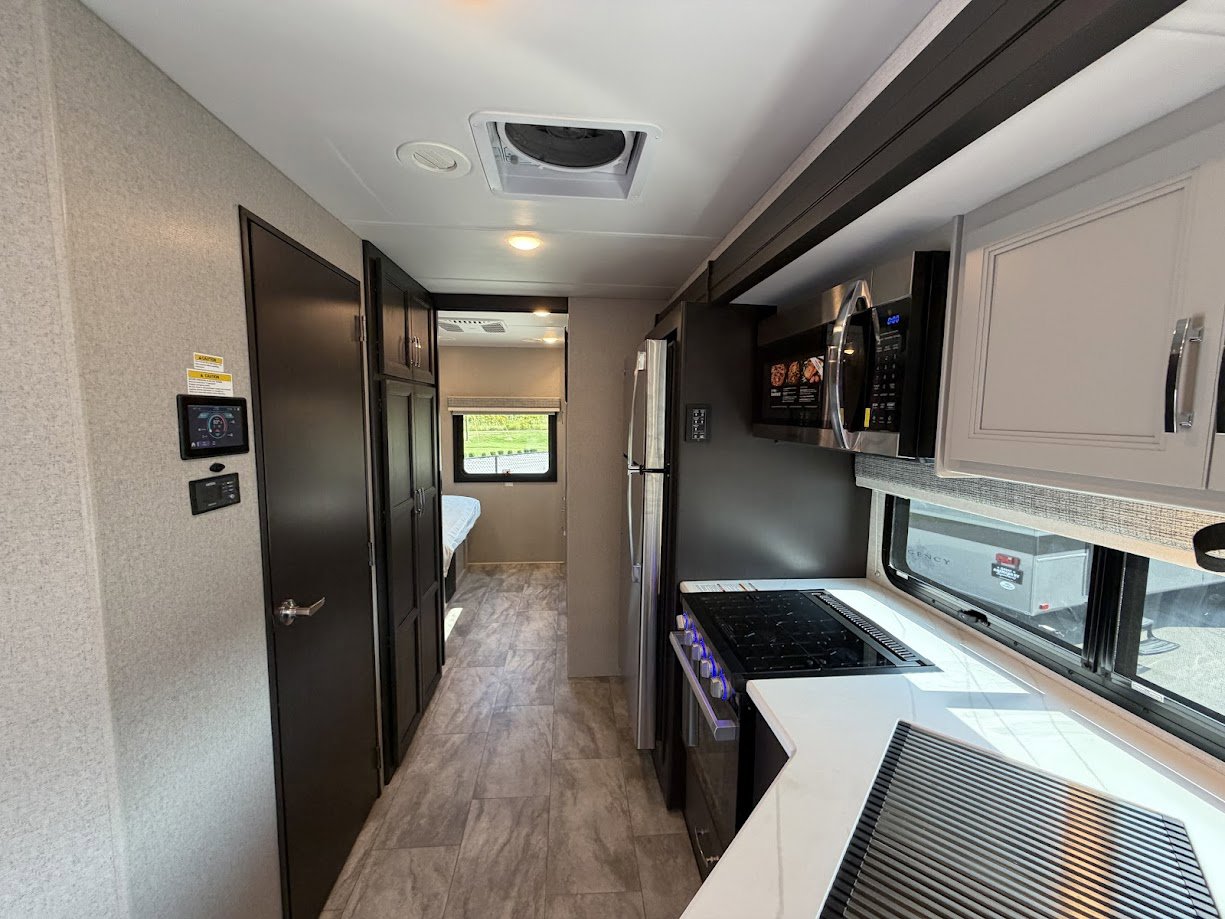 2026 THOR MOTOR COACH MAGNITUDE GRAND X32 - Image 13