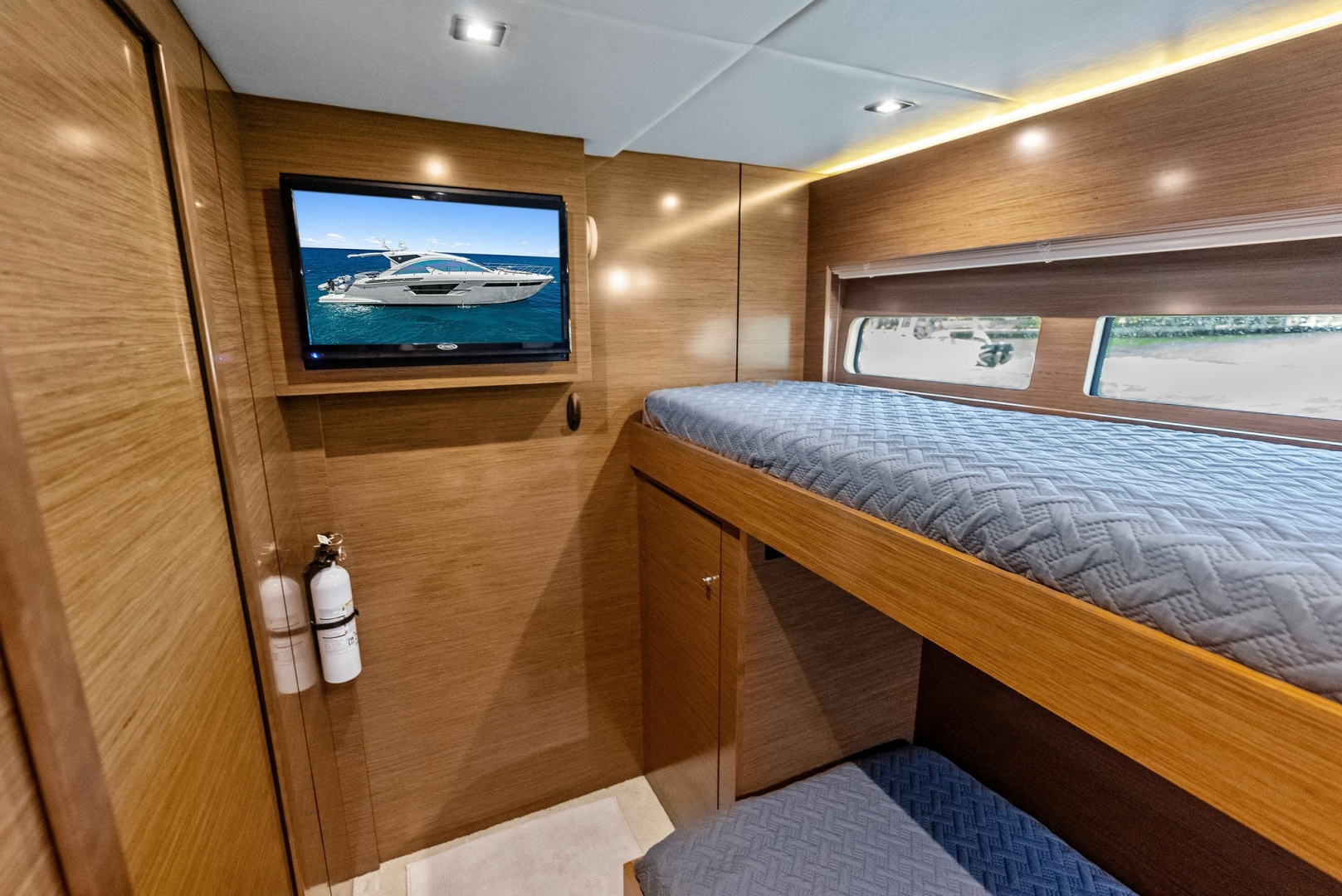 2019 Cruisers Yachts 54 Cantius - Image 55