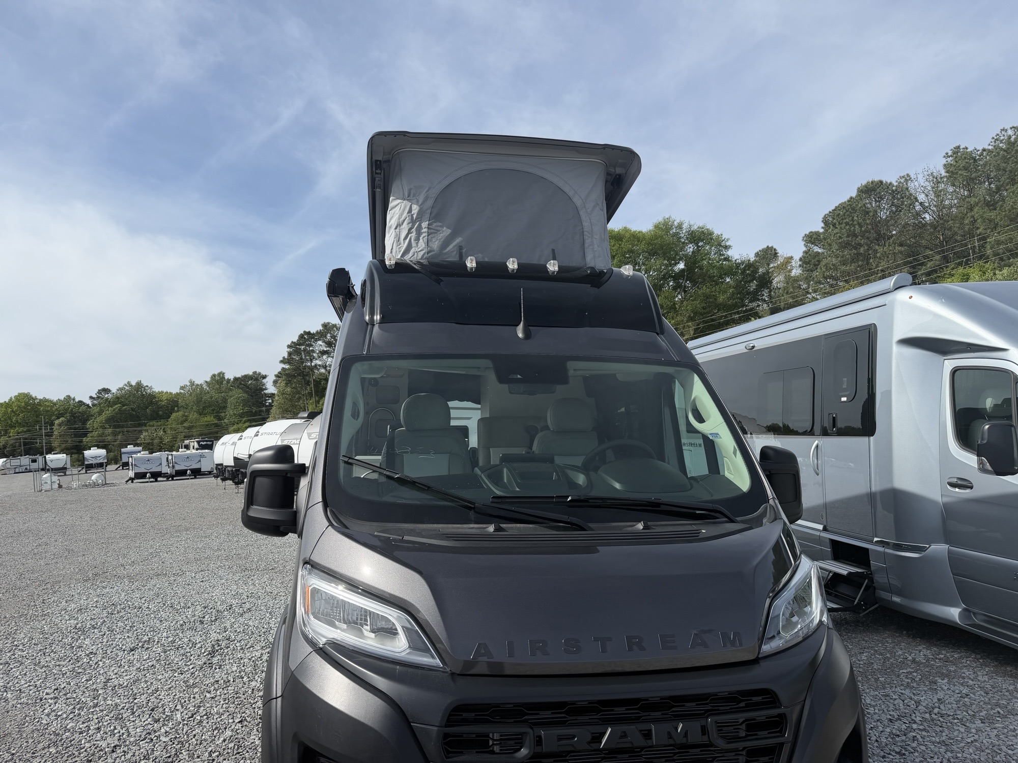 2026 AIRSTREAM RANGELINE POPTOP - Image 9