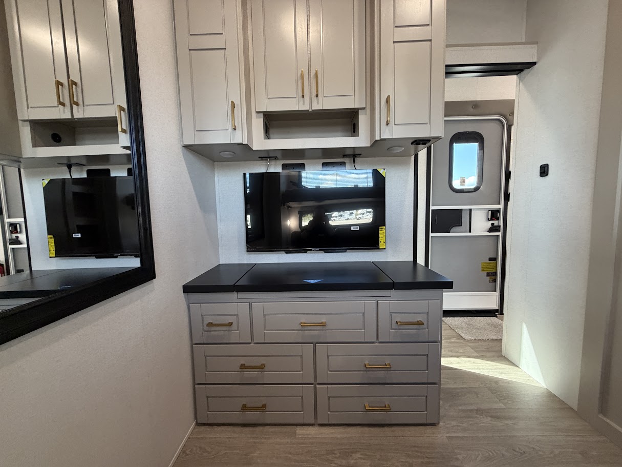 2027 JAYCO NORTH POINT 361RLBH - Image 44