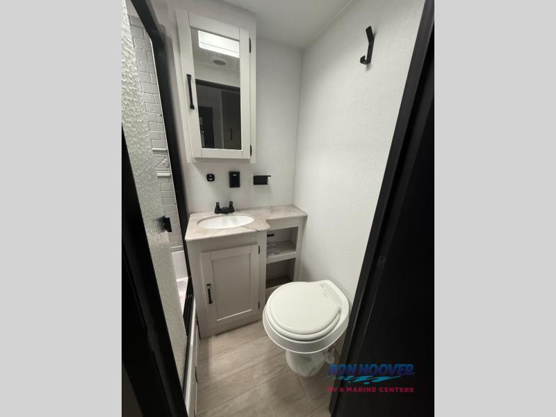 2026 PALOMINO 29BHSQ - Image 18