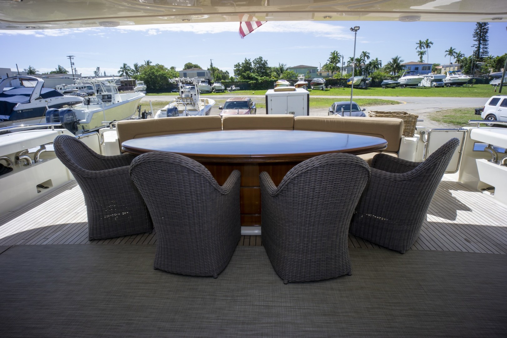 2000 Ferretti Yachts Custom Line 94 - Image 40