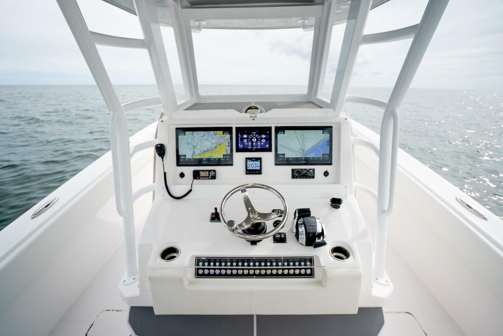 2020 Invincible 30 Open - Image 15