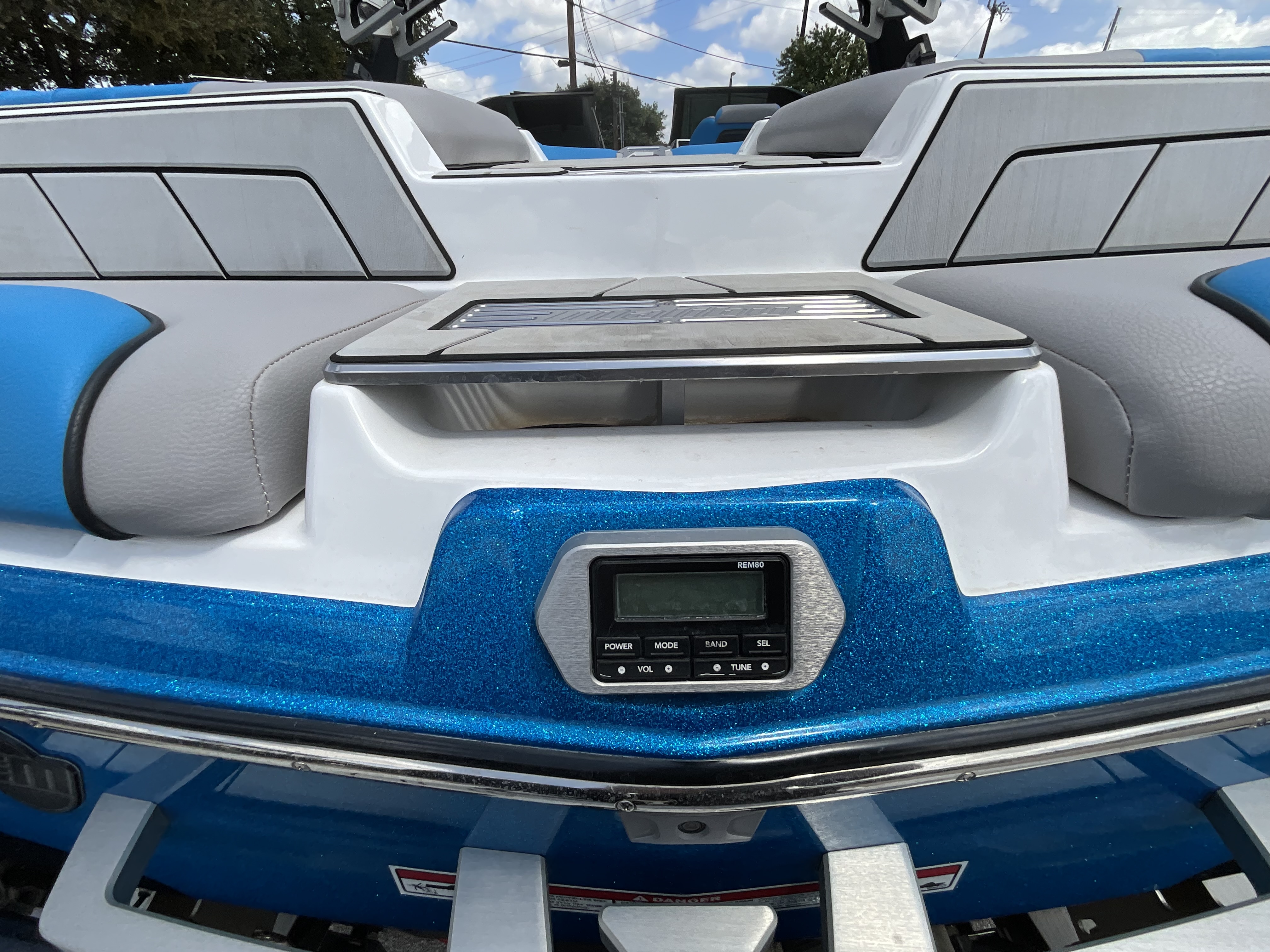 2022 MALIBU 23LSV - Image 10