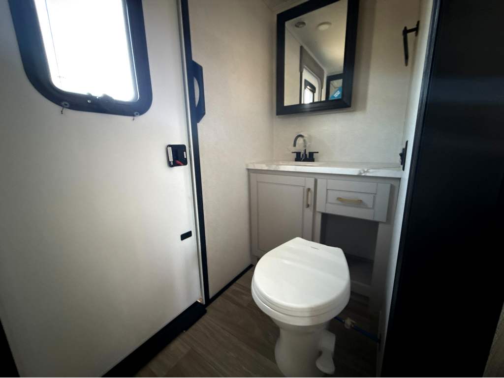 2027 JAYCO NORTH POINT 375TBDB - Image 18
