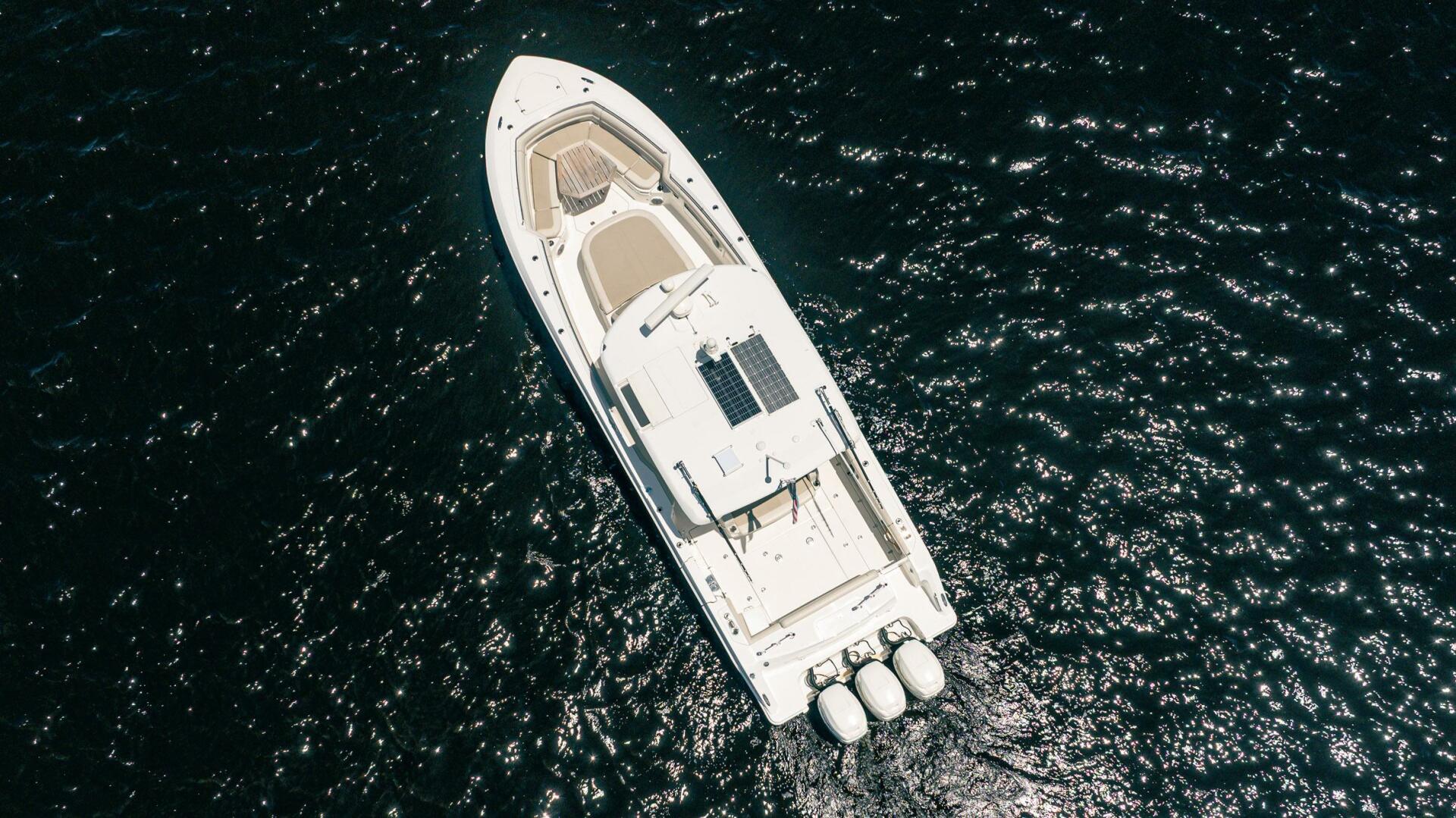 2018 Boston Whaler 380 Outrage - Image 56