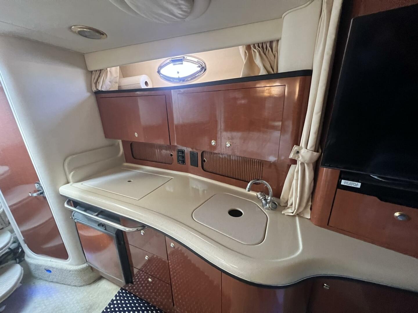 2003 Sea Ray 320 Sundancer - Image 41