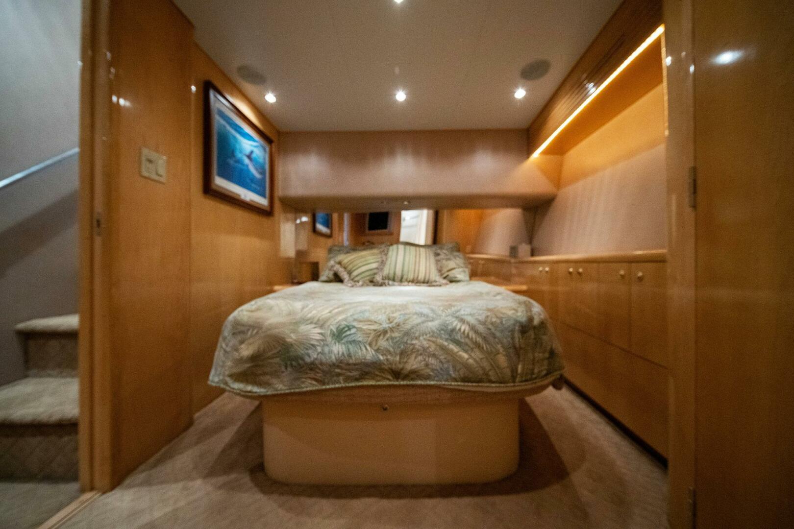 2003 Hatteras 54 Convertible - Image 34
