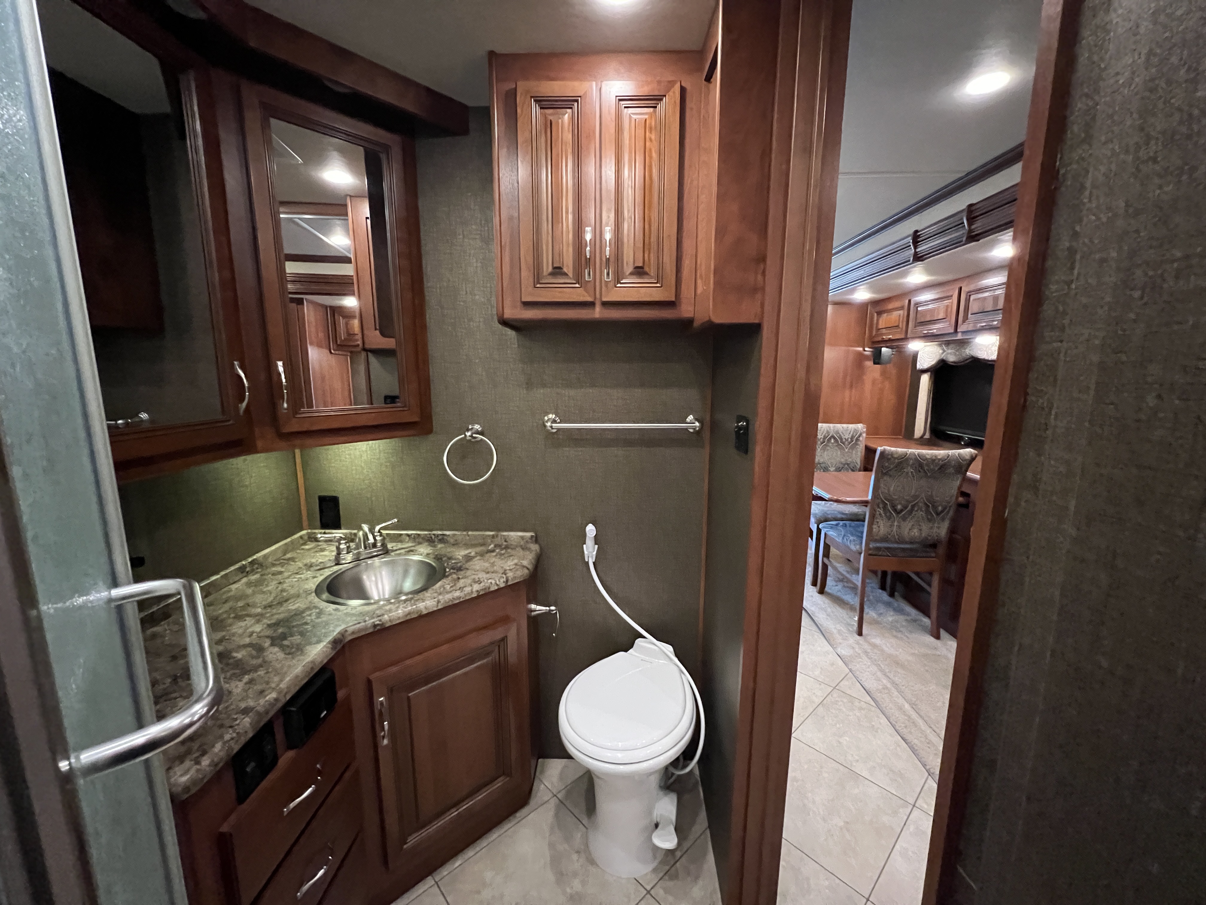 2015 Holiday Rambler Ambassador 38FST - Image 26