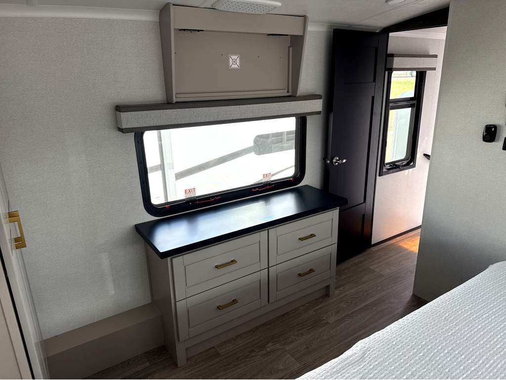 2027 JAYCO NORTH POINT 375TBDB - Image 16