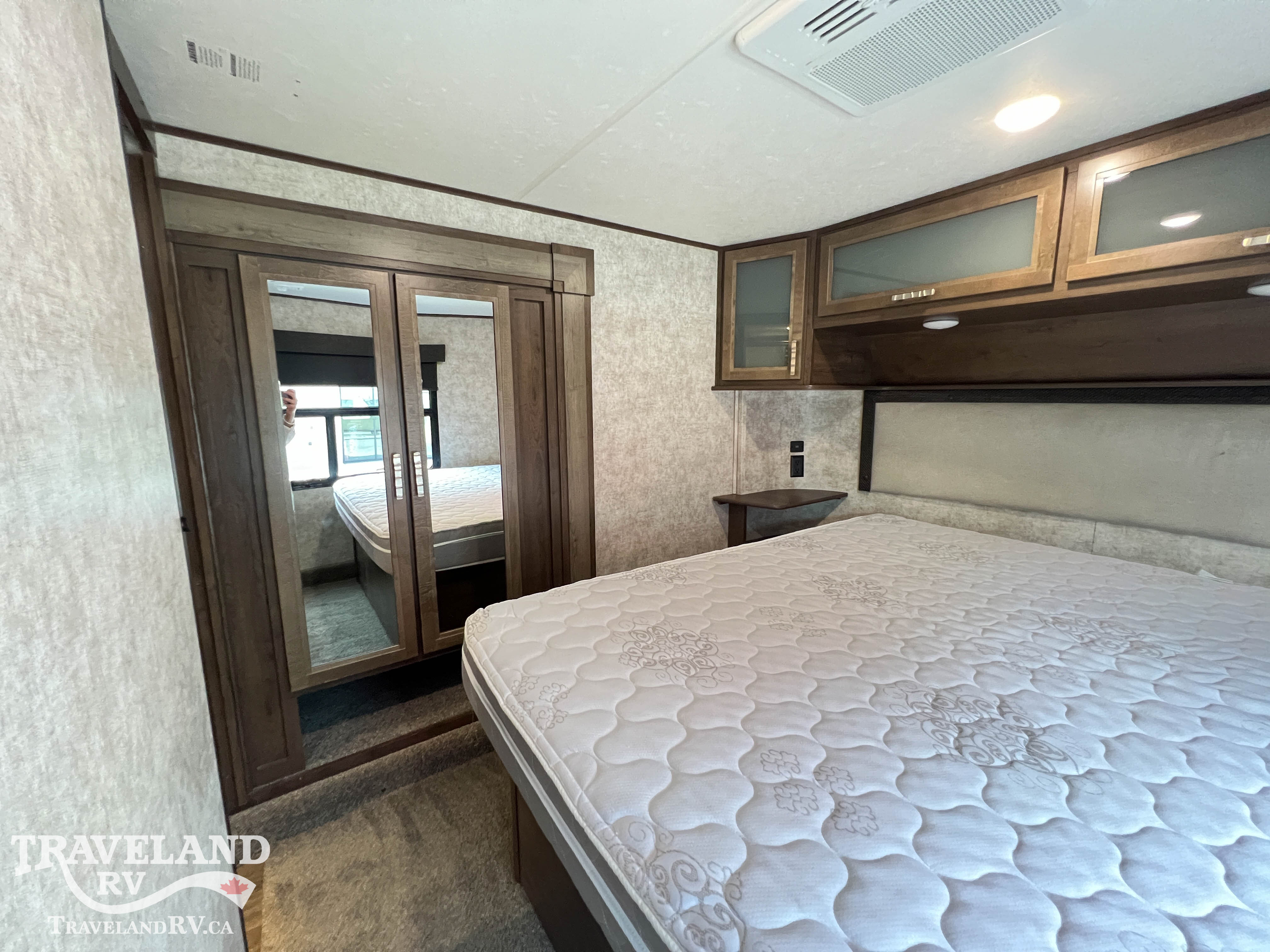 2019 Highland Ridge Highlander HF350H - Image 15