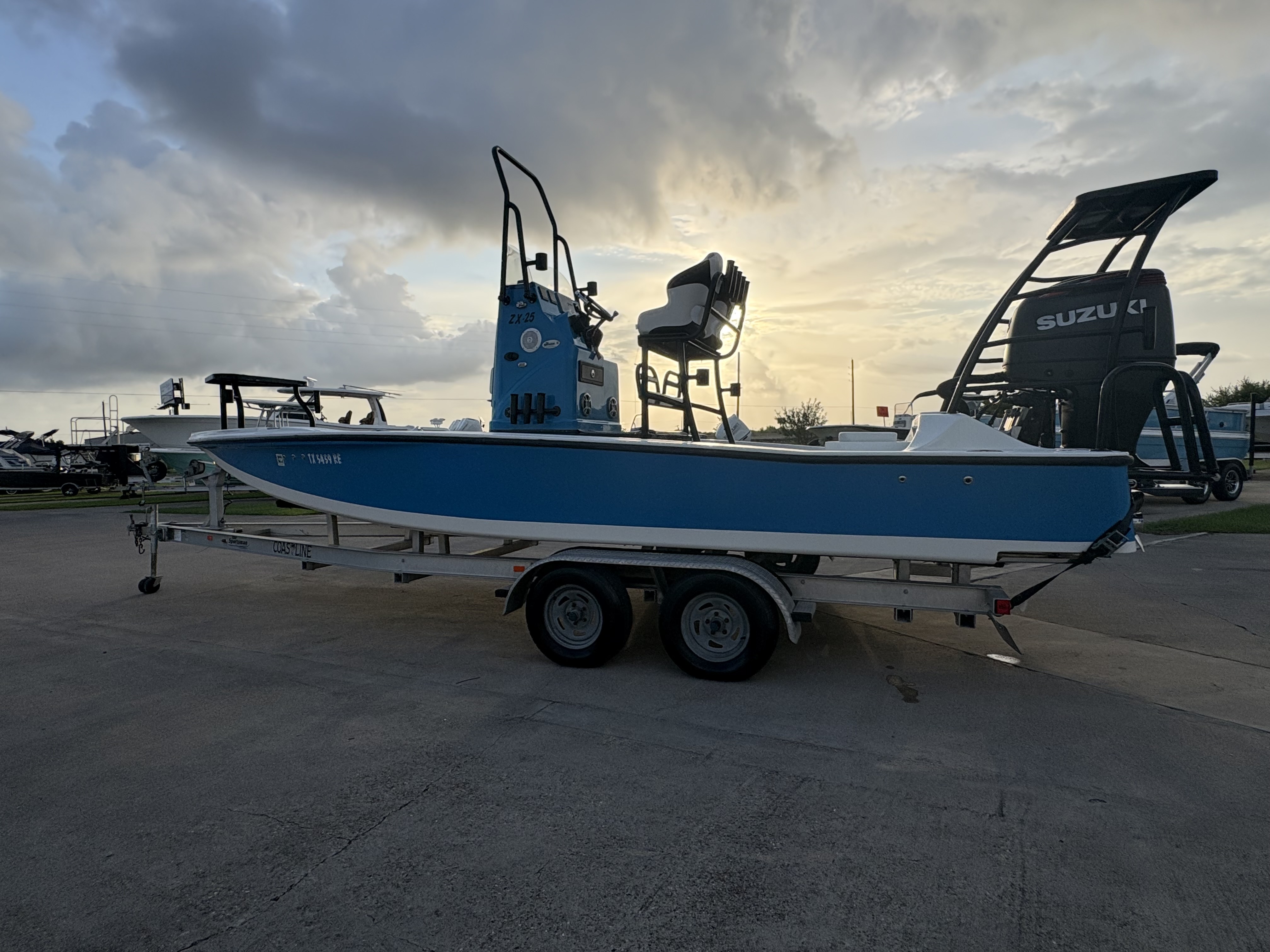 2019 TIBURON 2019 ZX25 - Image 3