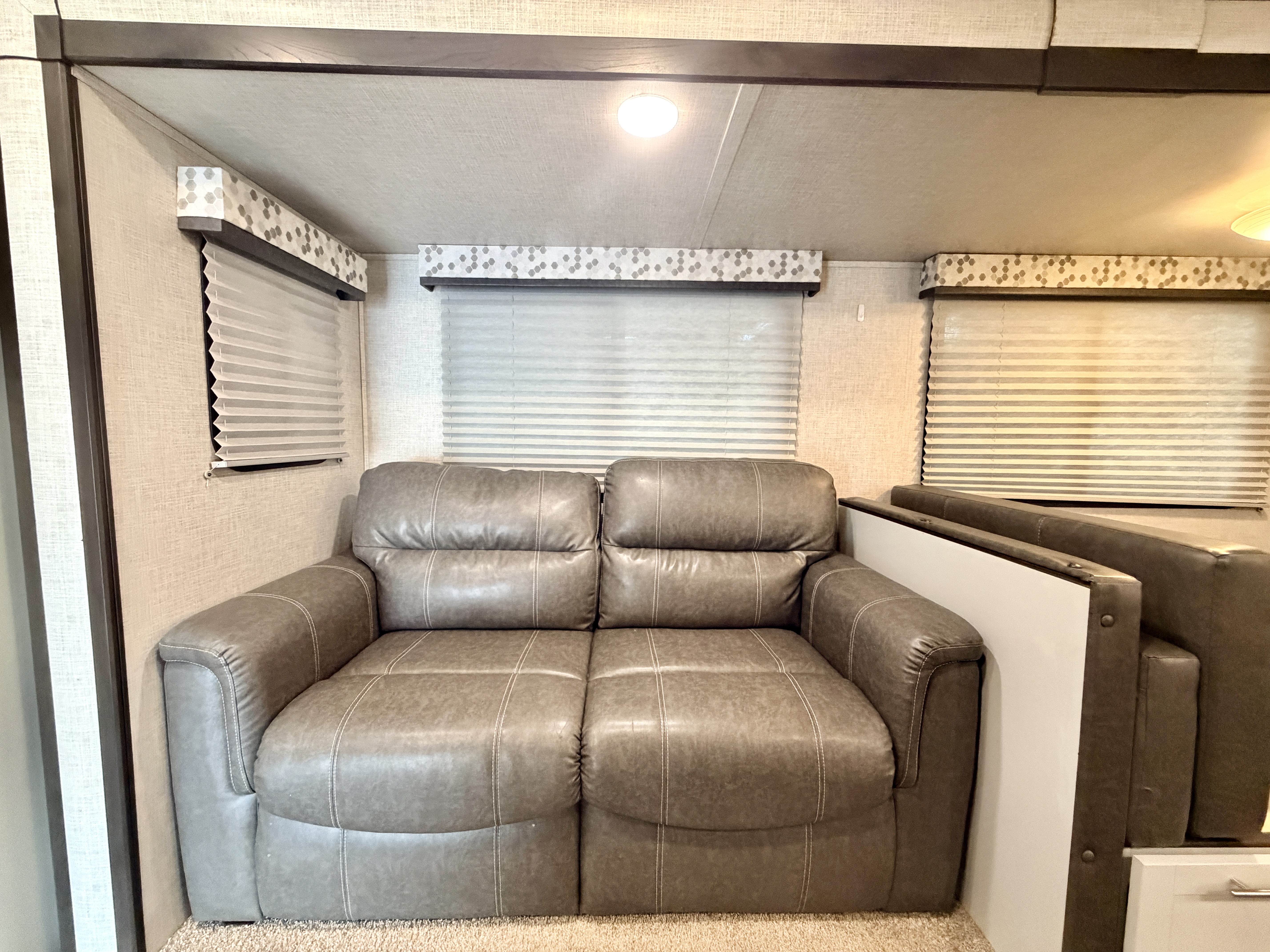 2019 Keystone PREMIER 298BHPR - Image 13