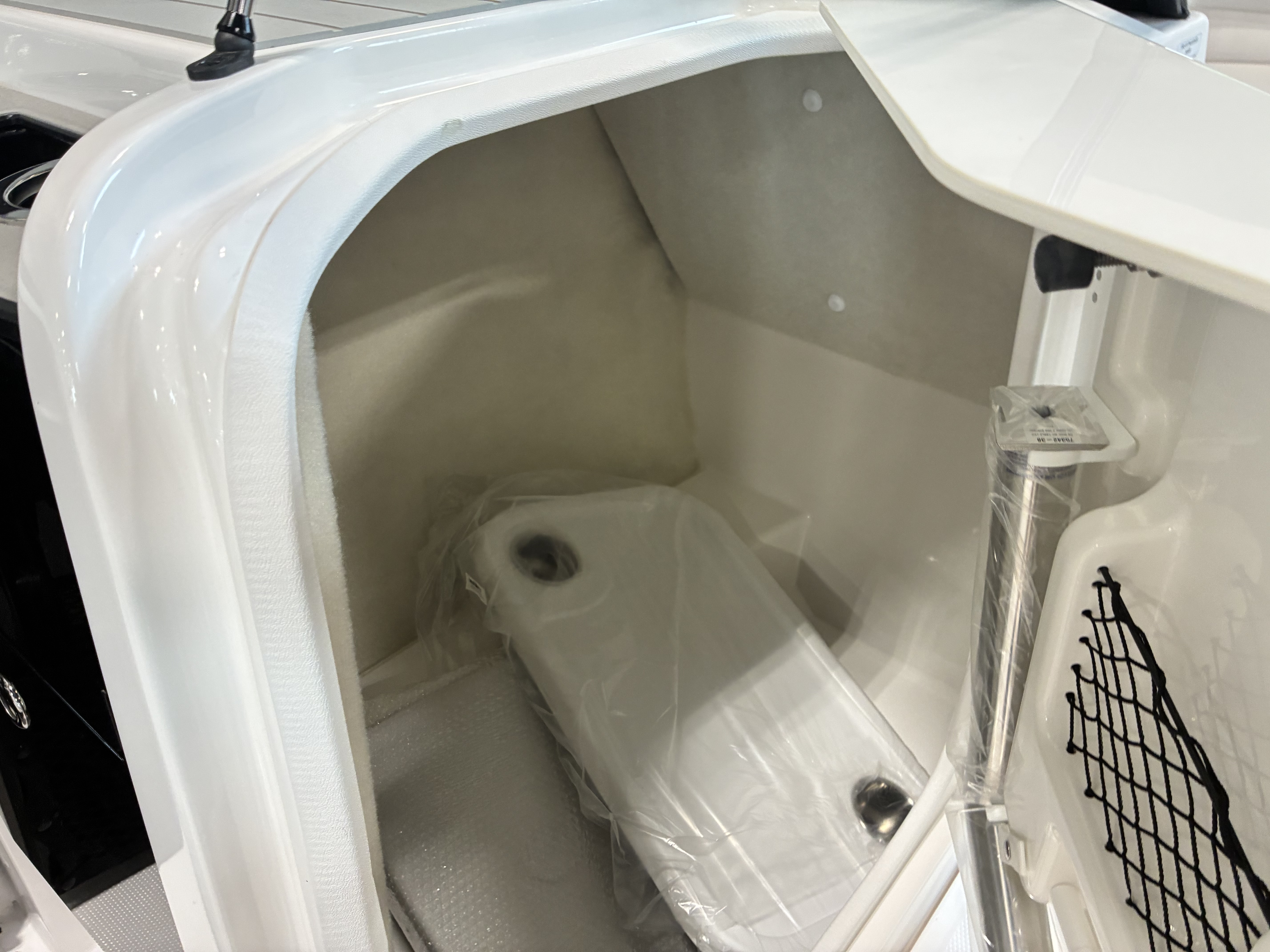 2026 Yamaha Boats AR250 - Image 6