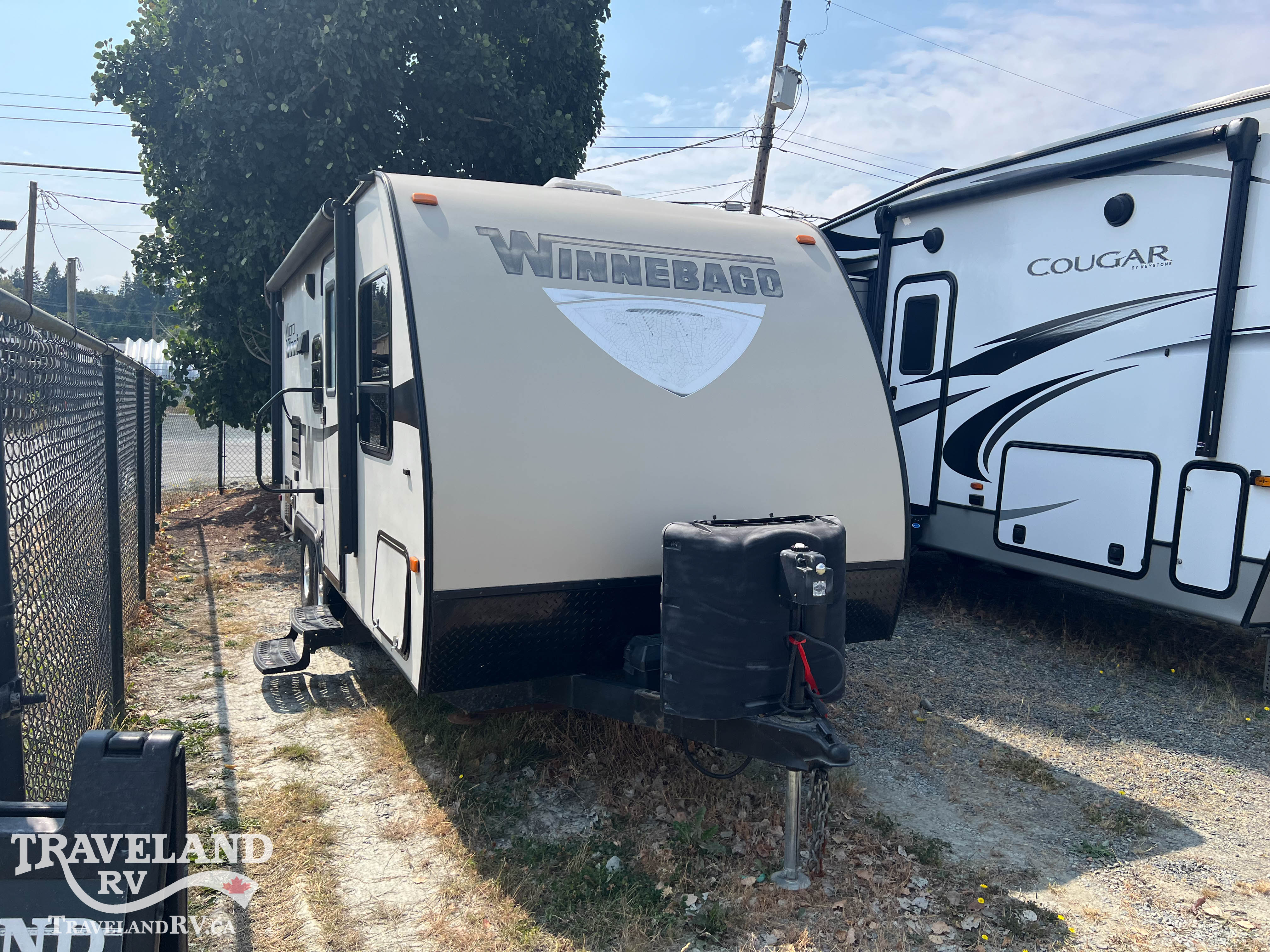 2016 Winnebago Micro Minnie 2106DS - Image 1