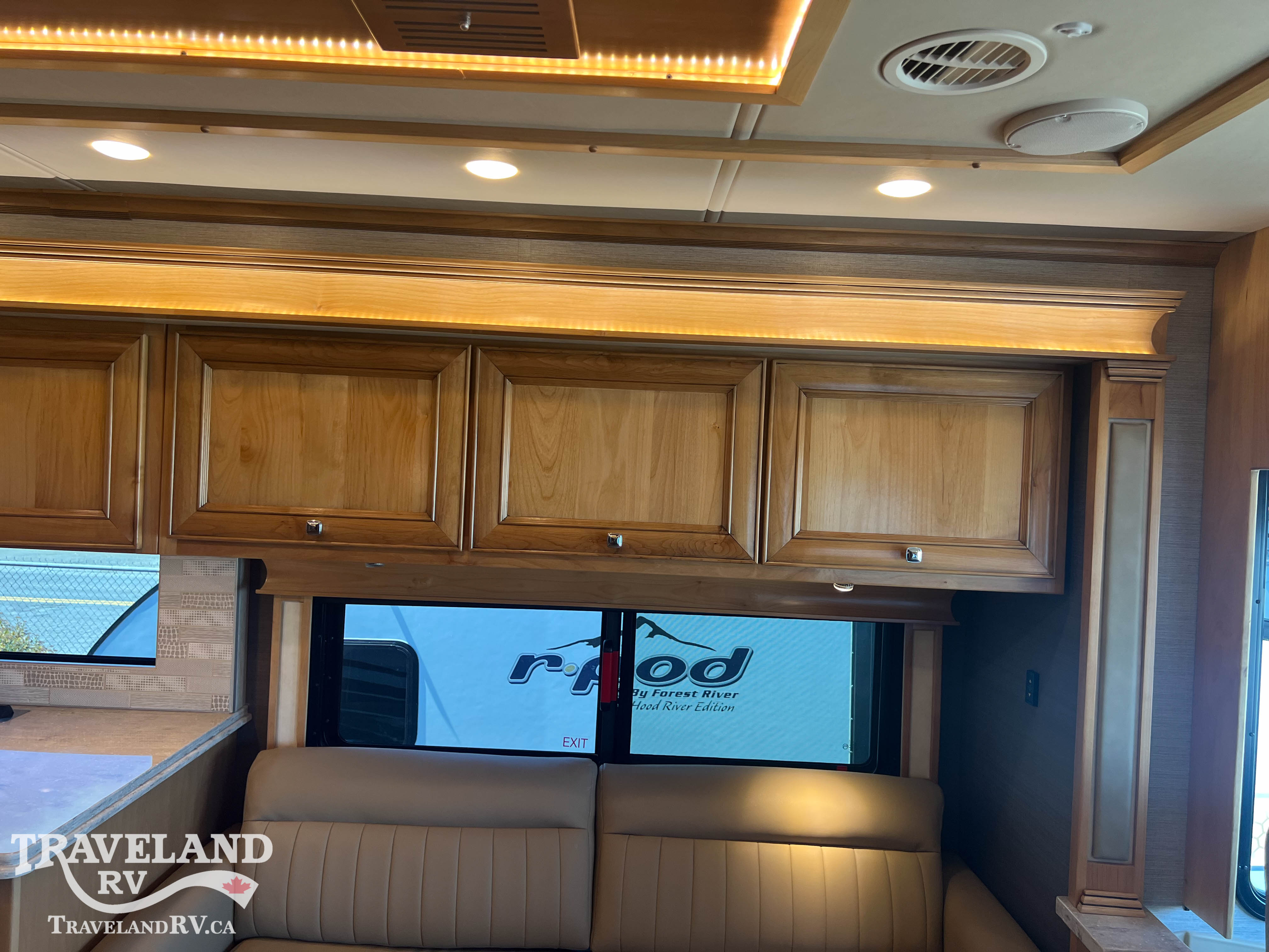 2022 Tiffin Phaeton 40 IH - Image 22