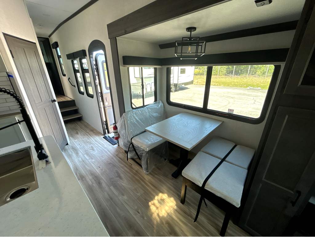 2026 VENTURE RV SPORTTREK 363VFR - Image 16