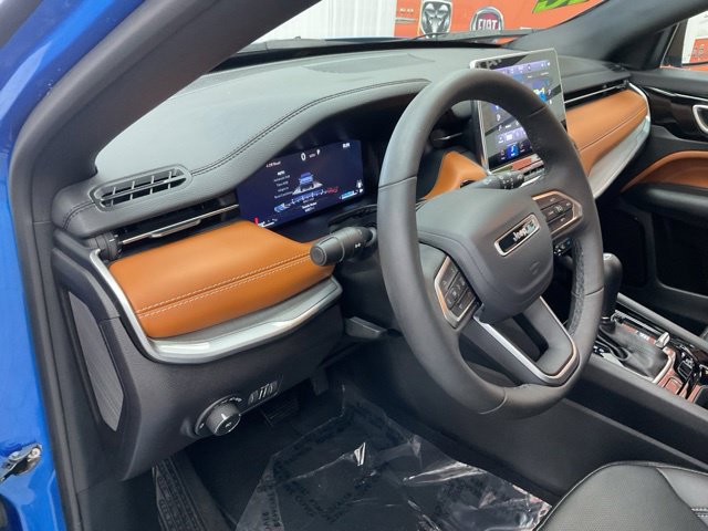 2025 Jeep Compass Limited 4x4 - Image 13