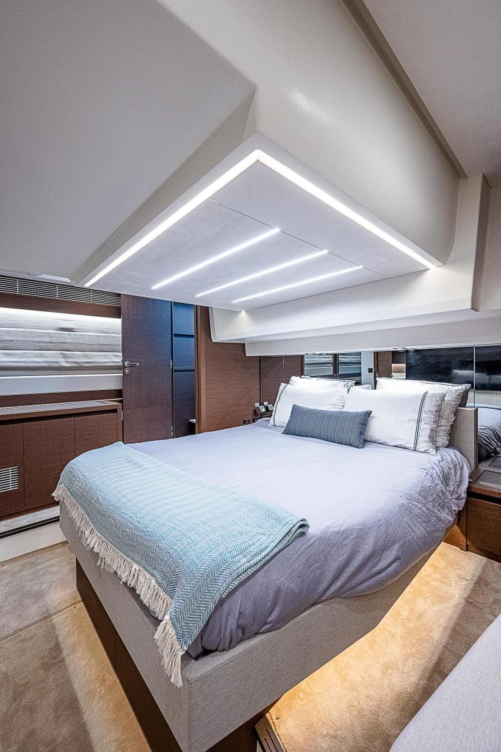 2022 Prestige 520 Fly - Image 29