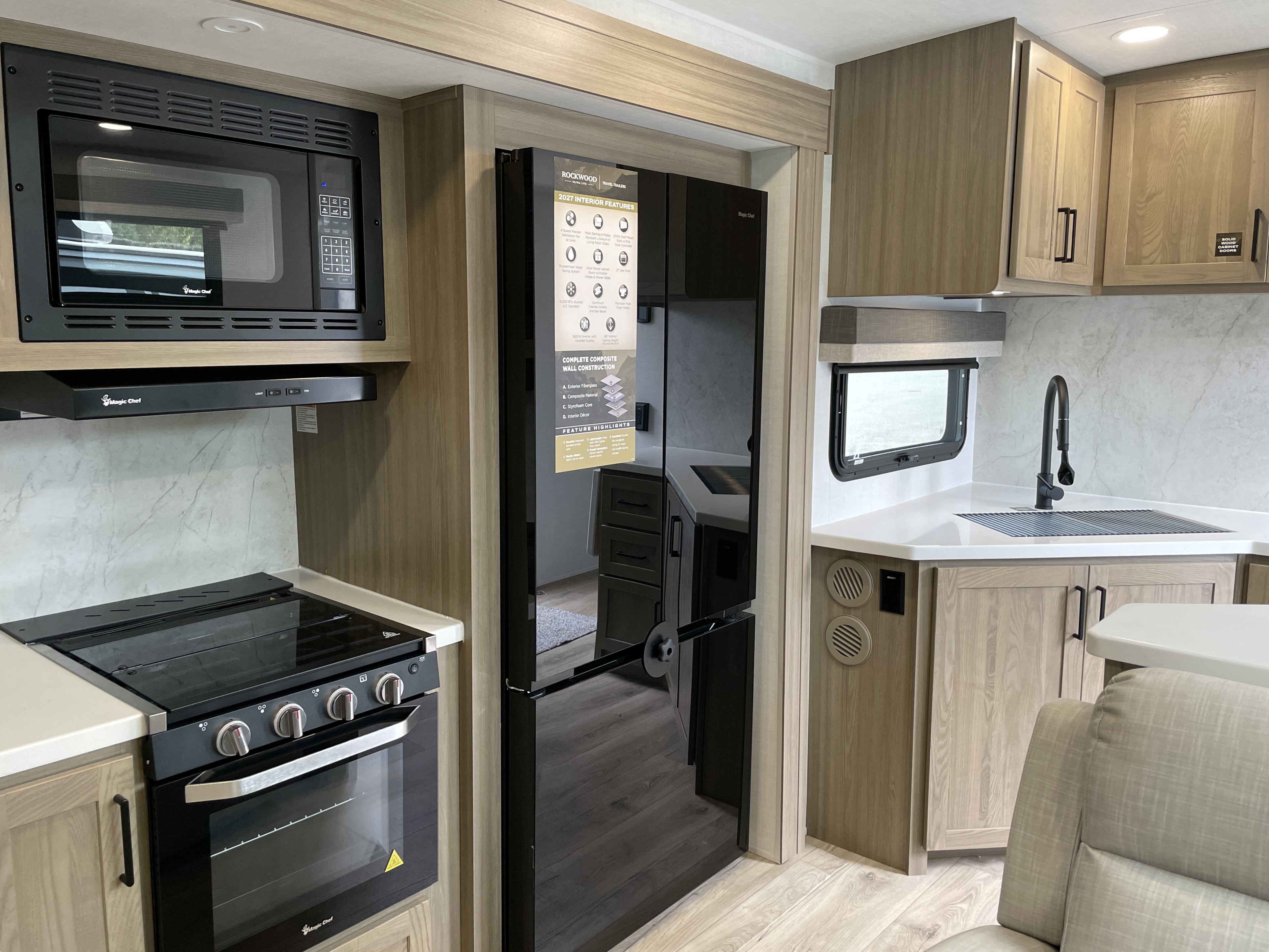 2027 Forest River Rockwood Ultra Lite 2921RL - Image 11