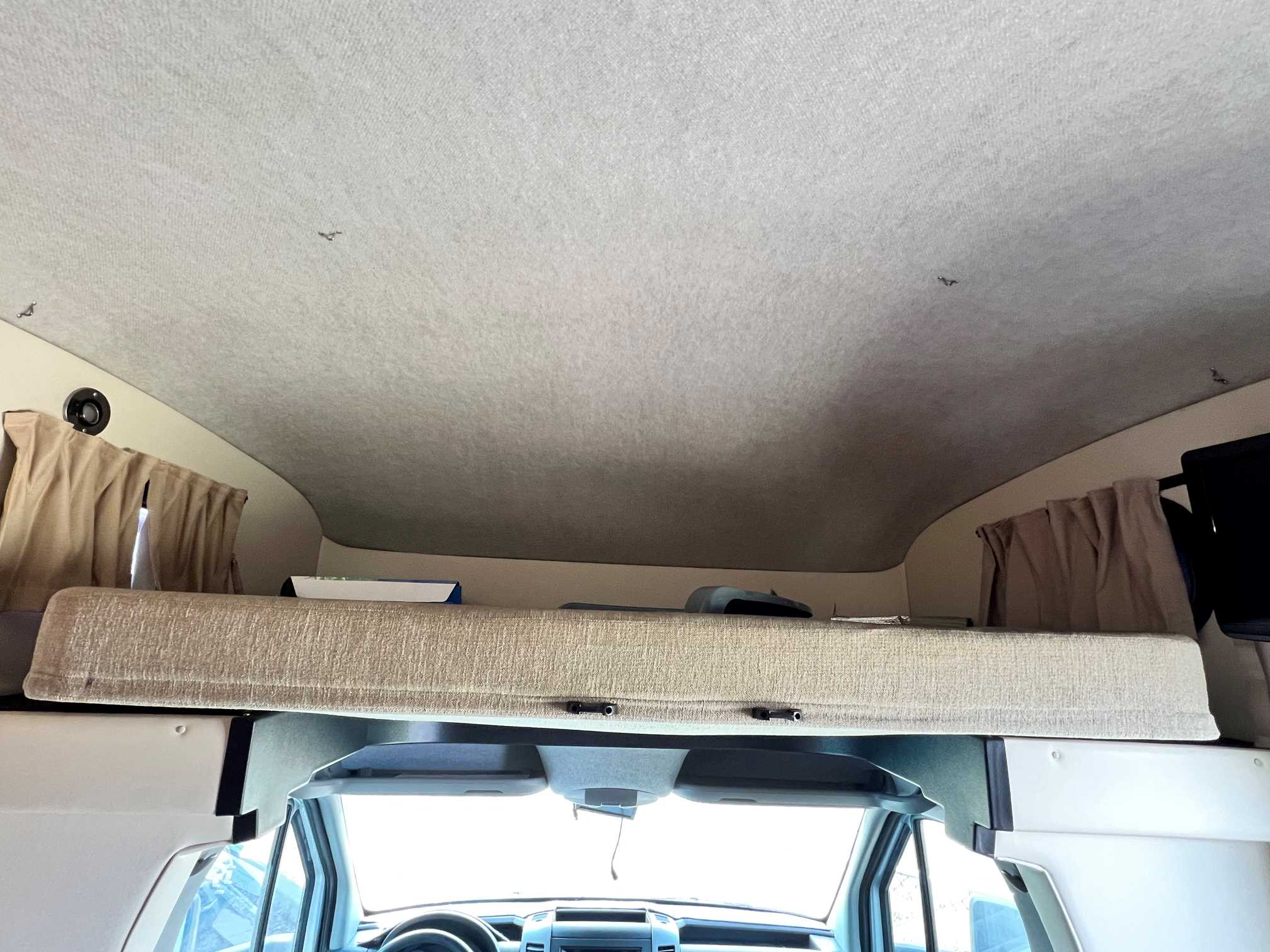 2010 Fleetwood Quest 24SL - Image 11