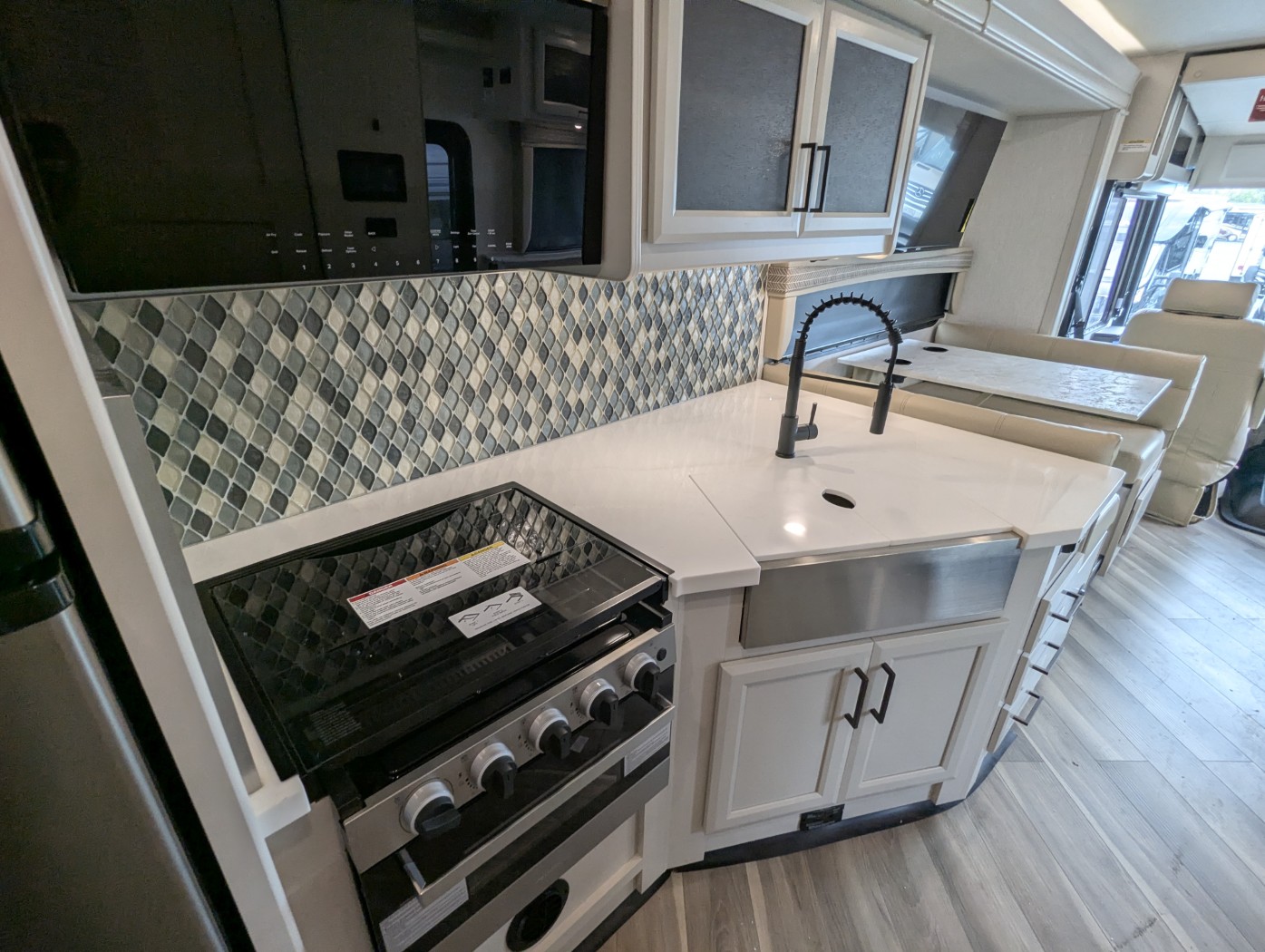 2026 Holiday Rambler Invicta 33HB - Image 29