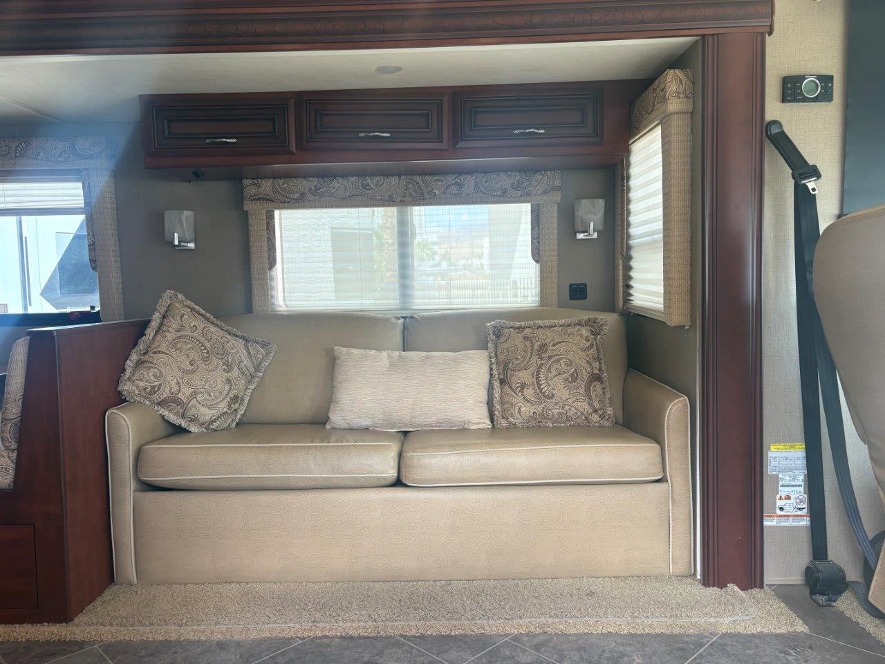 2014 Newmar Bay Star 3309 - Image 15