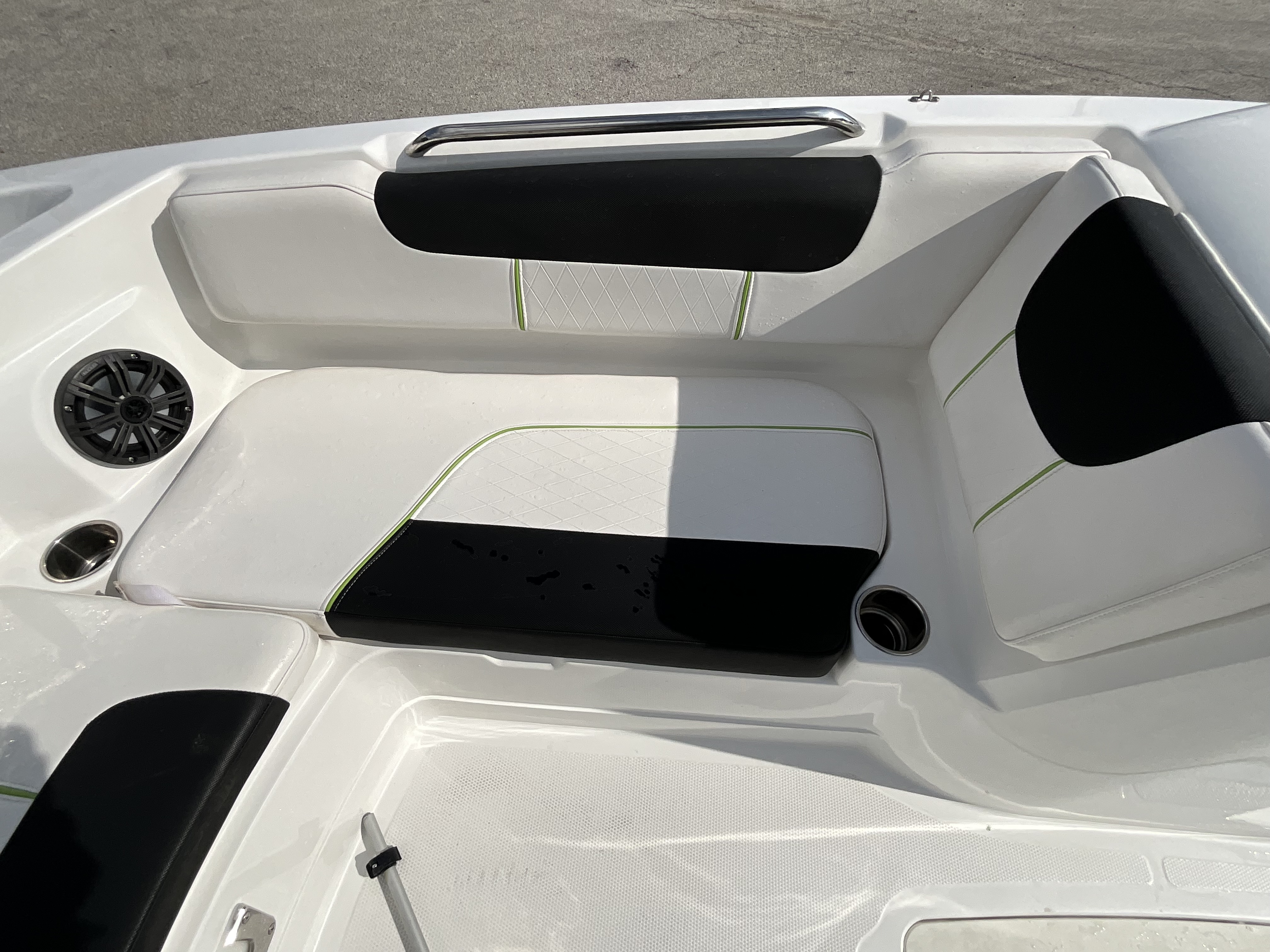 2023 TRACKER 2023 2150FS - Image 14