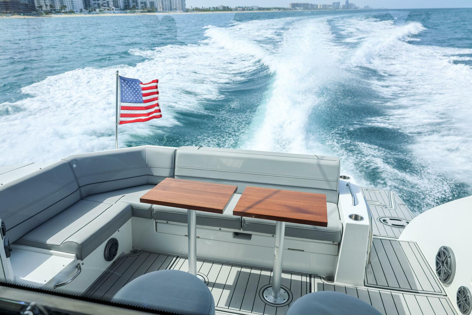 2014 Cruisers Yachts 45 Cantius - Image 21