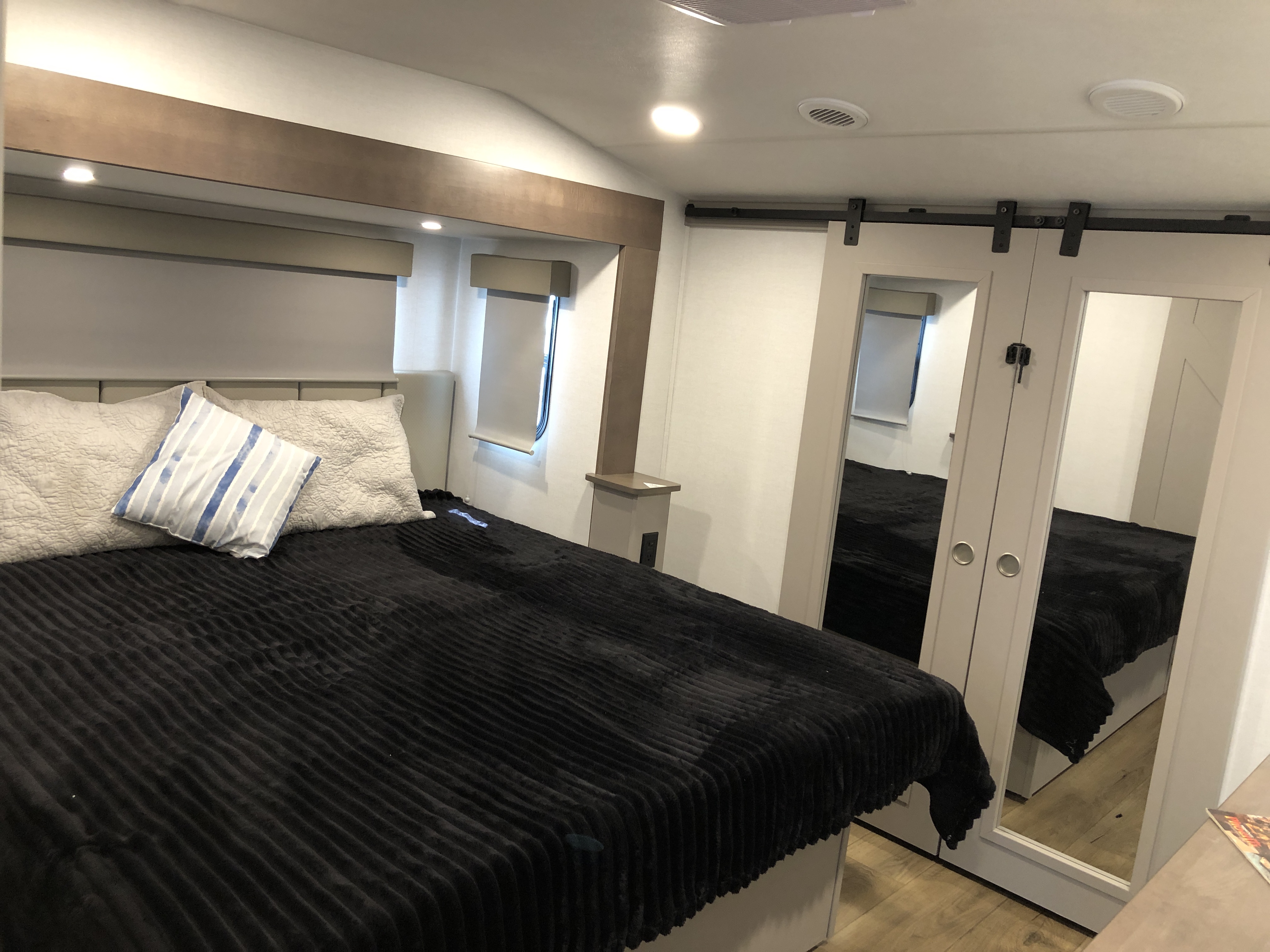 2026 Alliance RV Avenue 32RLS - Image 26