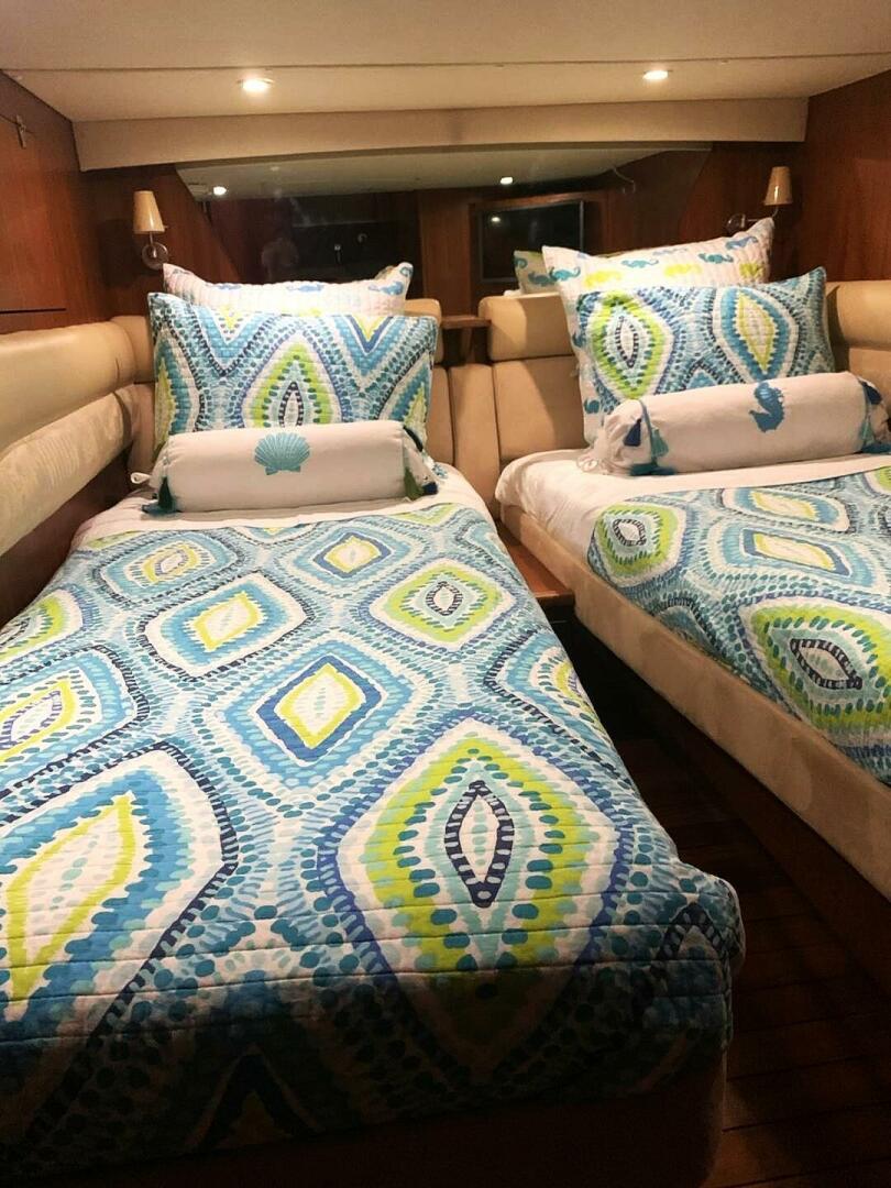 2006 Tiara Yachts 4300 Sovran - Image 36