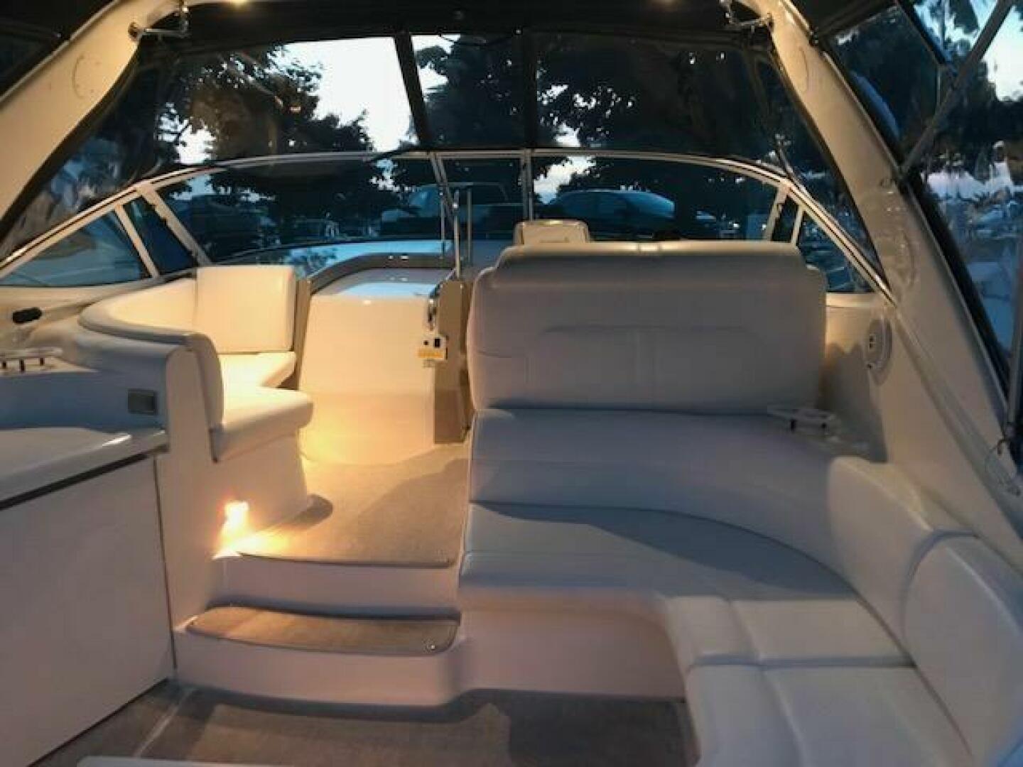 2004 Cruisers Yachts 340 Express - Image 7