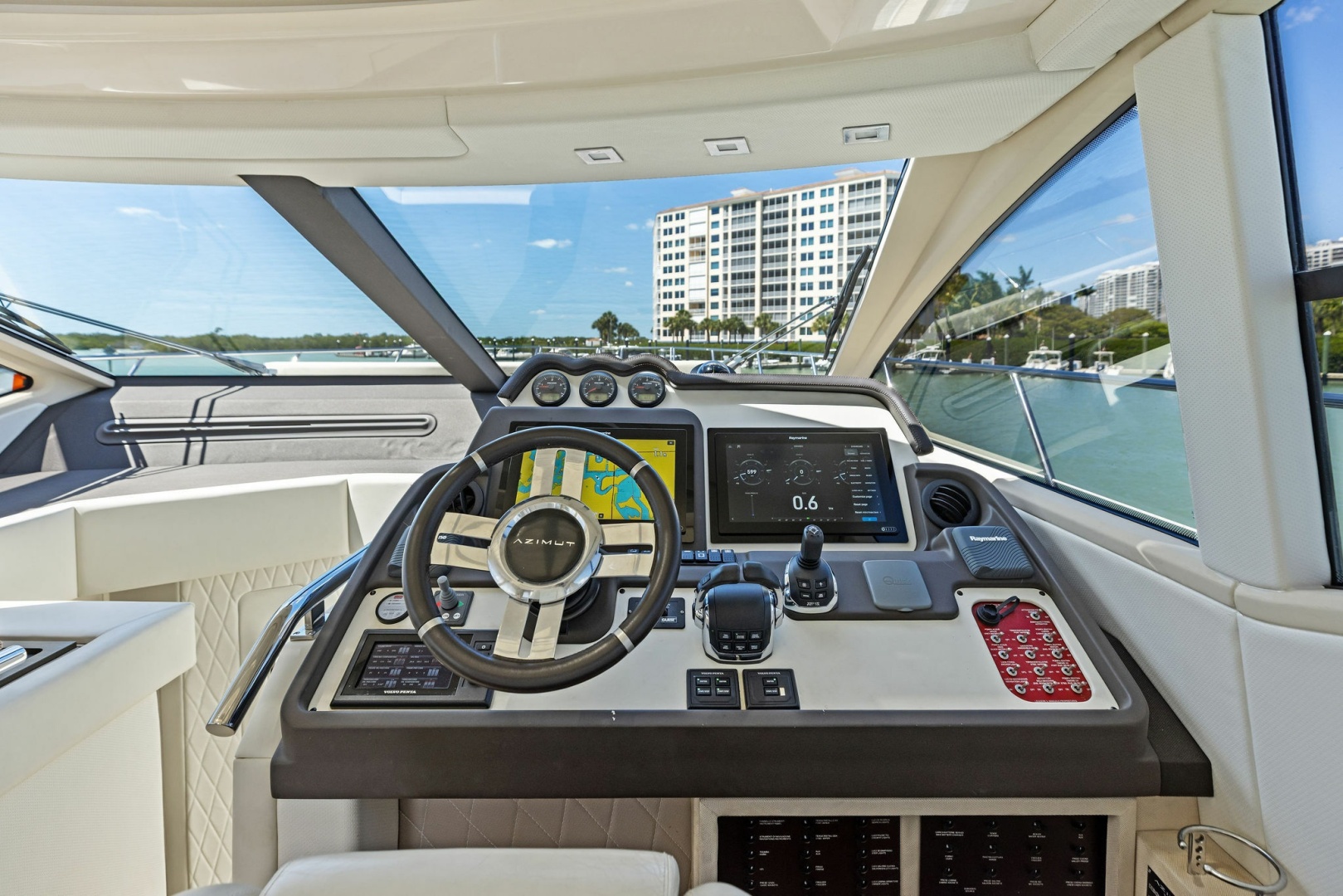 2015 Azimut 55S - Image 35