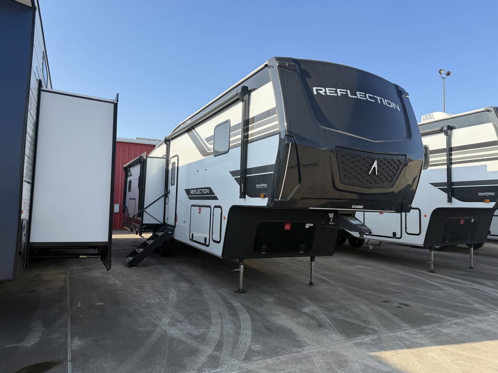 2026 GRAND DESIGN 320MKS - Image 1