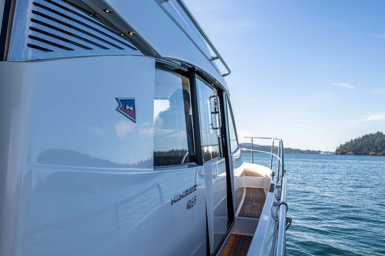 2023 Nimbus 405 Flybridge - Image 9