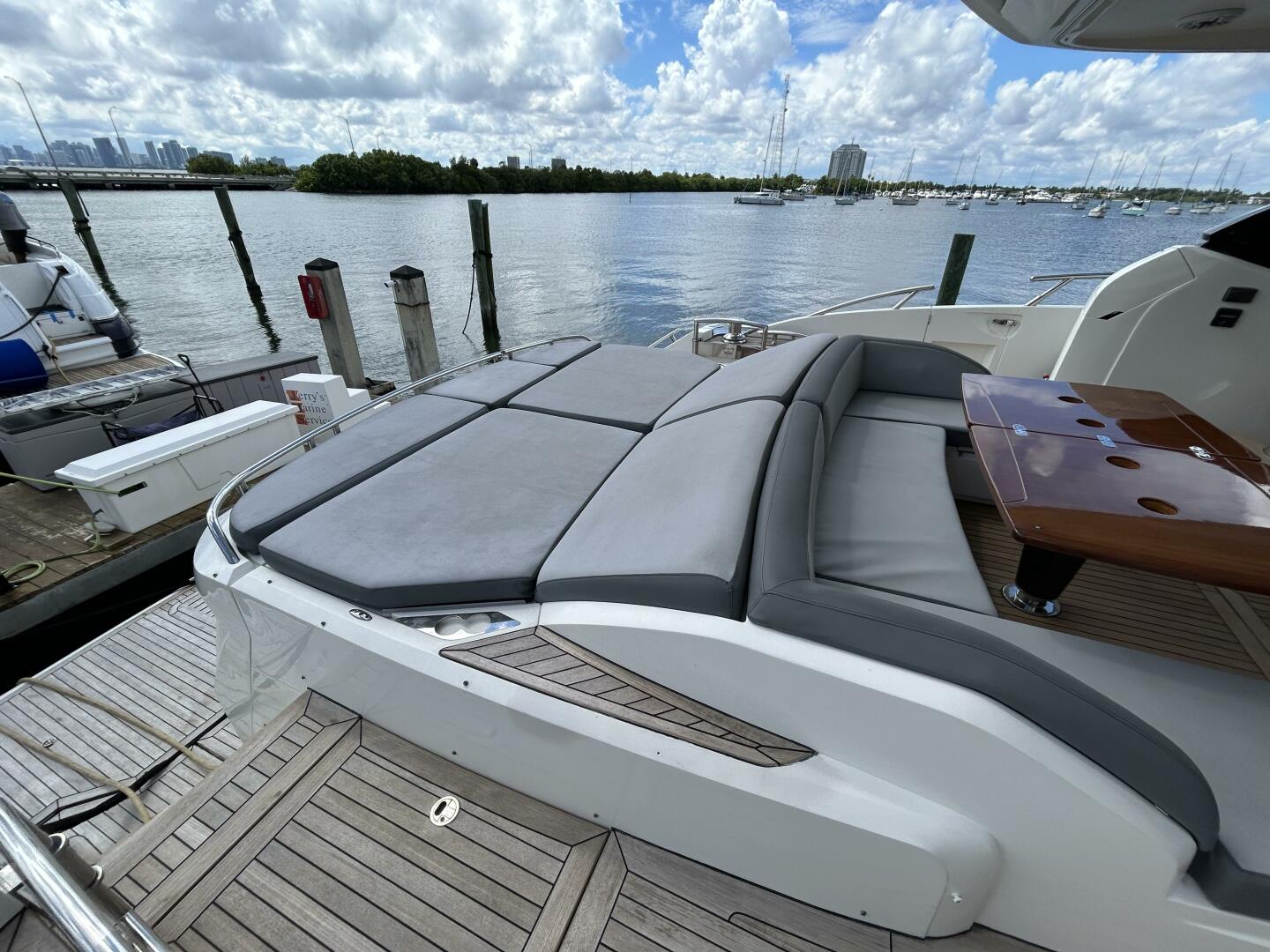 2014 Princess S72 - Image 5