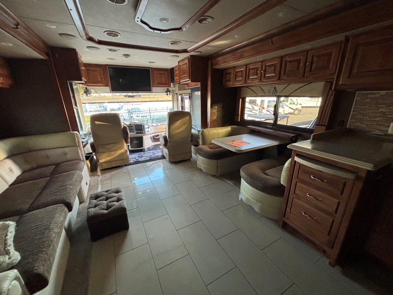 2015 Tiffin Phaeton 40 AH - Image 7