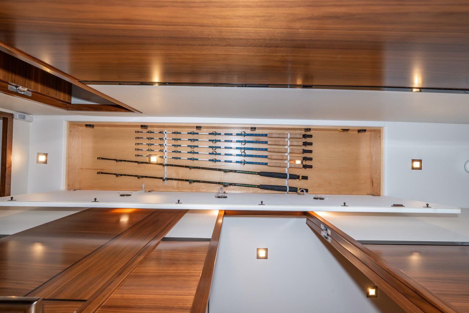 2025 Viking 90 Convertible - Image 33