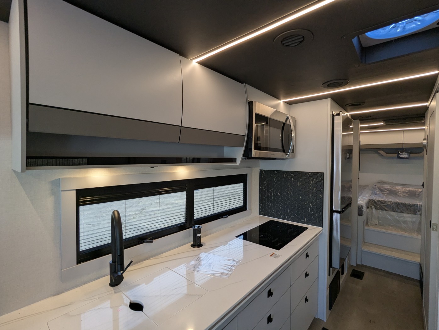 2026 Coachmen Euro 25TB - Image 16
