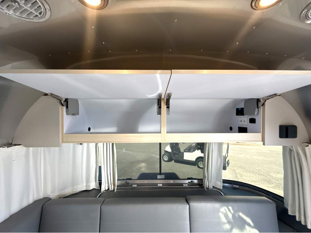2026 AIRSTREAM FLYING CLOUD 28RBQ - Image 12