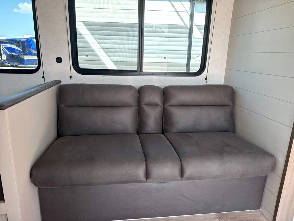 2027 Jayco Jay Flight SLX 261BHS - Image 16