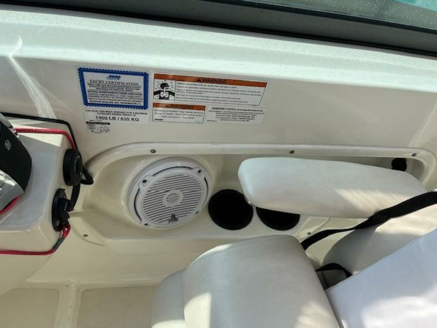 2018 Boston Whaler 270 Vantage - Image 24