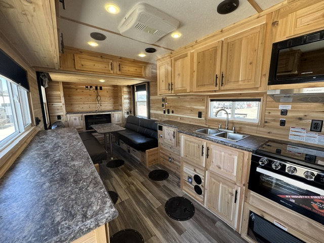 2027 ICE CASTLE RV EXTREME III 8X21 - Image 13