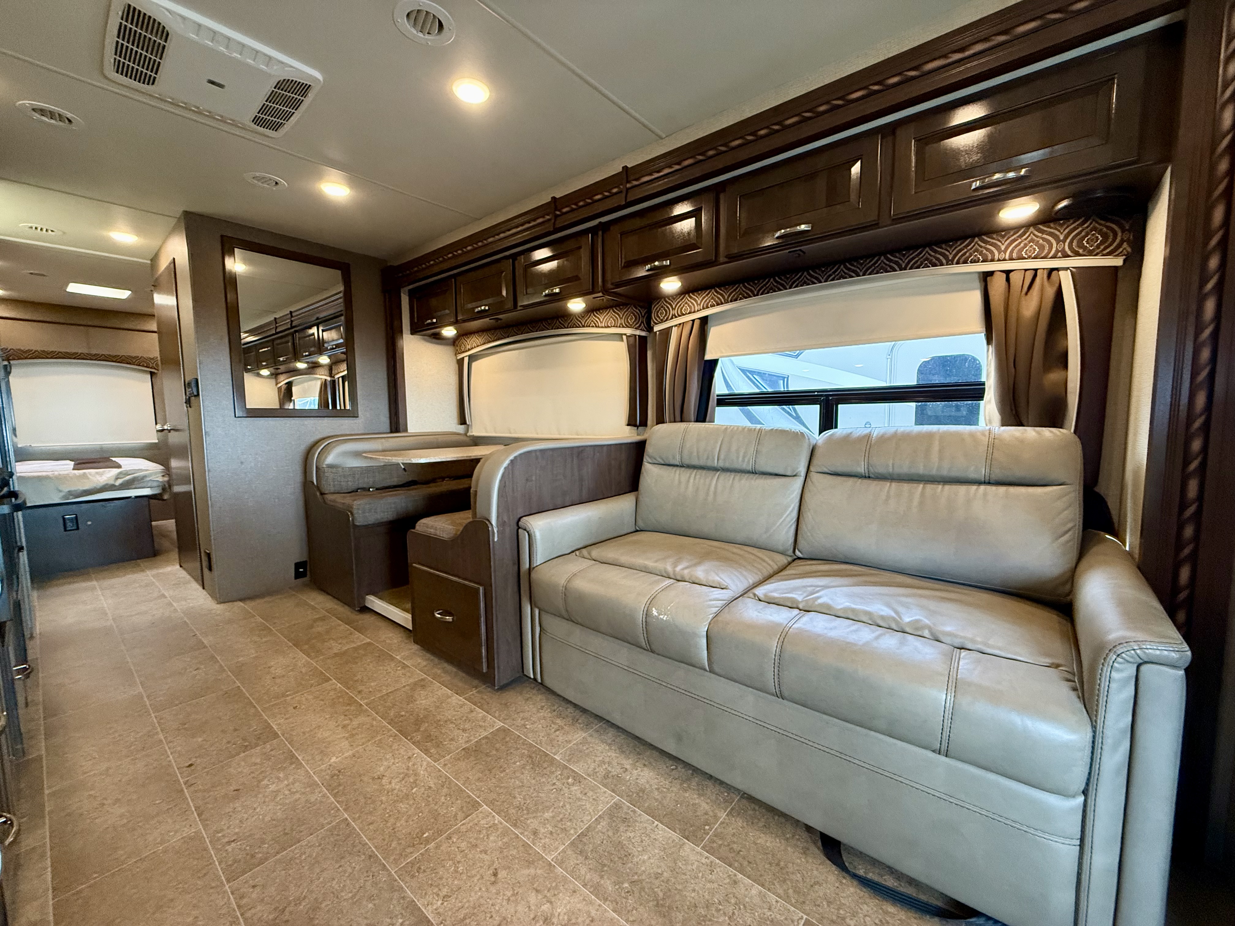 2017 Thor Motor Coach Chateau 31L - Image 18