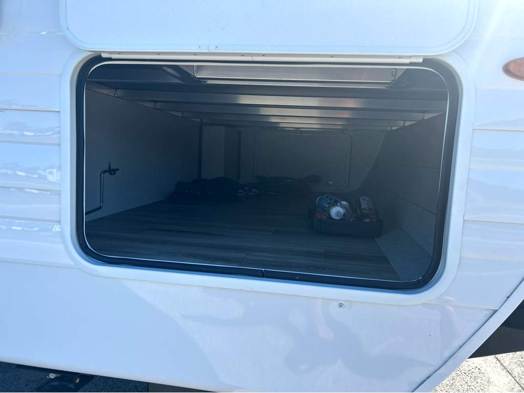 2027 VENTURE RV SIENNA 281VQB - Image 9