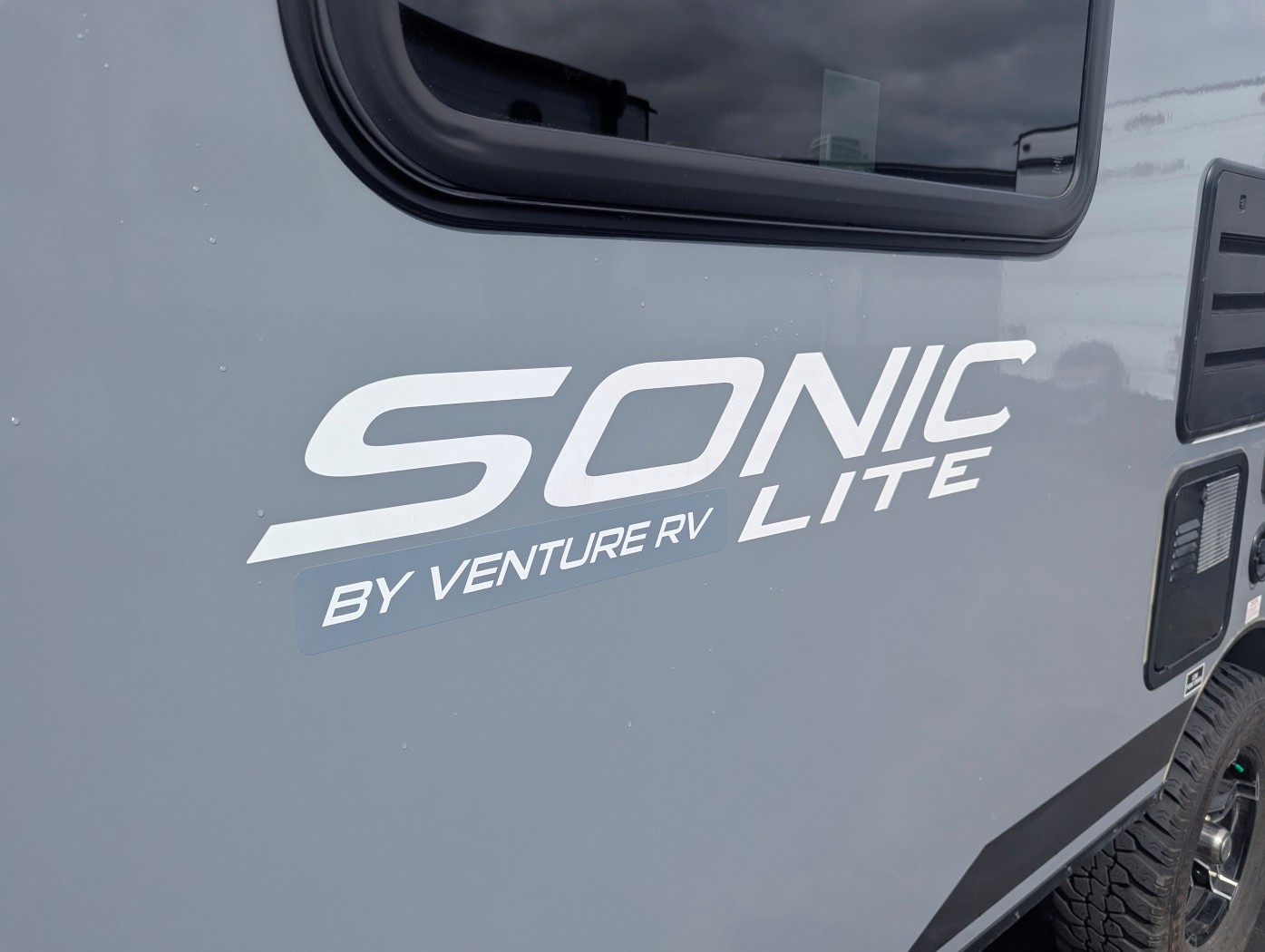 2023 Venture RV Sonic Lite 150VRK - Image 3
