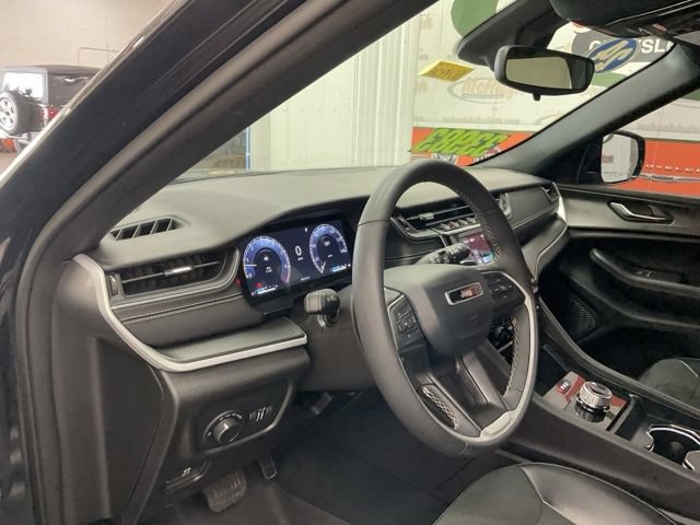 2024 Jeep Grand Cherokee Utility 4D Altitude 4WD - Image 17